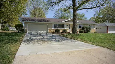 805 W Sylvania St, Springfield, MO 65807 photo 1