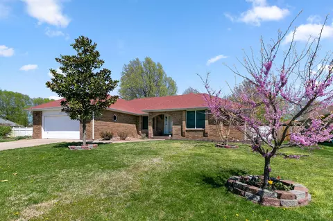 3232 S Greenbrier Ave, Springfield, MO 65804 photo 1