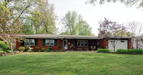 1904 E Shamrock Cir, Springfield, MO 65804 photo 1