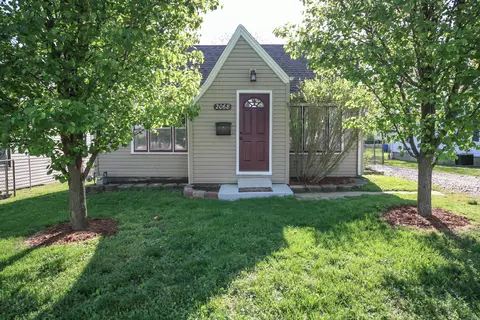2068 N Elizabeth Ave, Springfield, MO 65803 photo 1