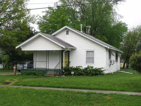 1032 W Pacific St, Springfield, MO 65803 photo 1