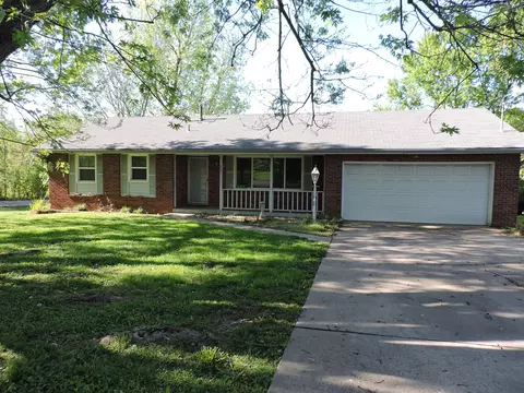 907 E Sayer St, Springfield, MO 65803 photo 1