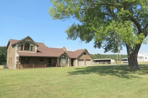 4295 Round House Rd, Aurora, MO 65605 photo 1