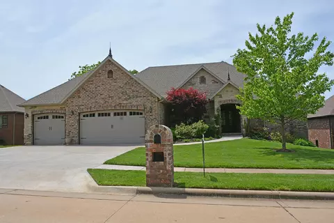 2606 E Olde Ivy St, Springfield, MO 65804 photo 1