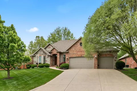 4020 E Gastonbury St, Springfield, MO 65809 photo 1