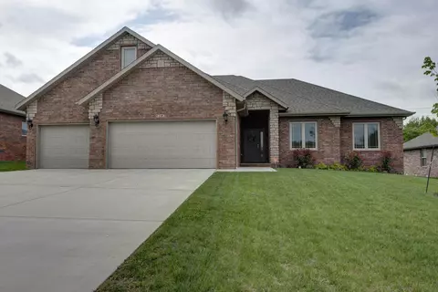 5202 E Wild Horse Dr, Springfield, MO 65802 photo 1