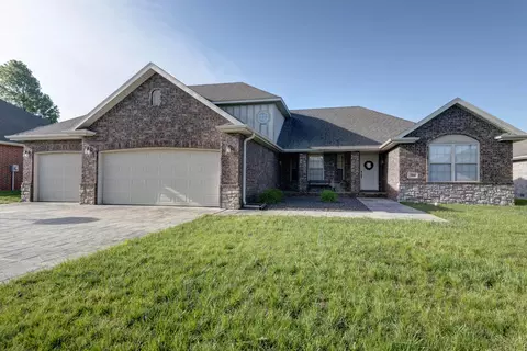 304 E Sequoia St, Republic, MO 65738 photo 1