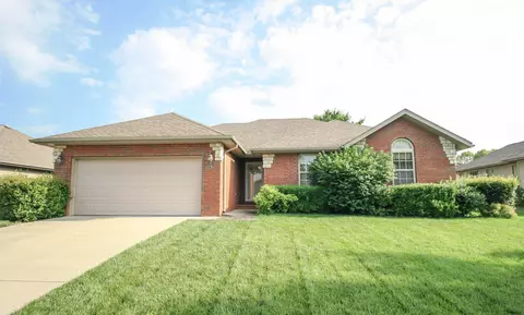 791 E Roubidoux St, Nixa, MO 65714 photo 1