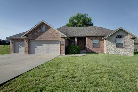 3705 N Croswell Ave, Springfield, MO 65803 photo 1