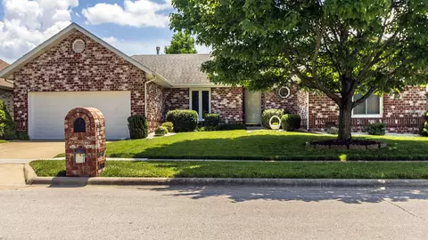 2256 E Powell St, Springfield, MO 65804 photo 1