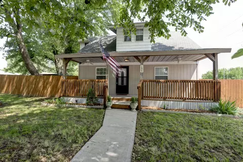 1605 W High St, Springfield, MO 65803 photo 1