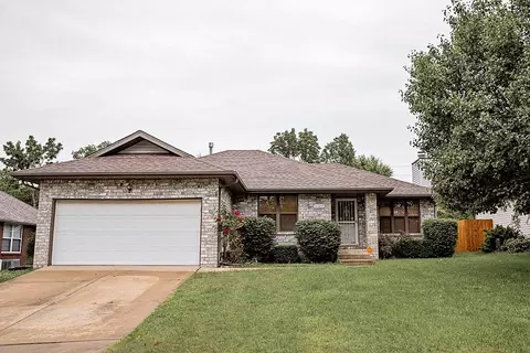 3307 E Lark St, Springfield, MO 65804 photo 1