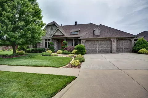 5952 S Parkhaven Ln, Springfield, MO 65810 photo 1