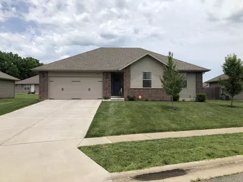 5637 W Longleaf Dr, Springfield, MO 65802 photo 1