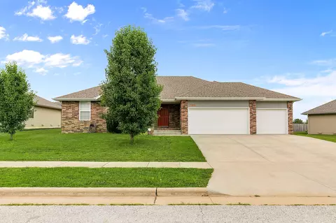5509 Yew St W, Springfield, MO 65802 photo 1