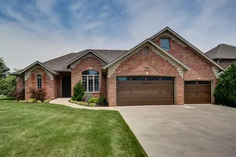 3879 W Olivia St, Springfield, MO 65810 photo 1