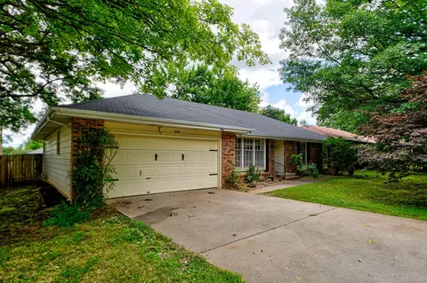 1645 W Katella St, Springfield, MO 65807 photo 1