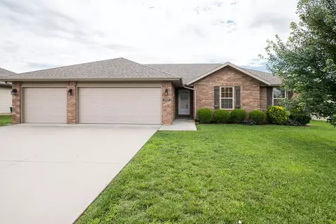 2122 E Mary Beth St, Republic, MO 65738 photo 1