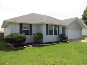 3044 W Darby St, Springfield, MO 65810 photo 1