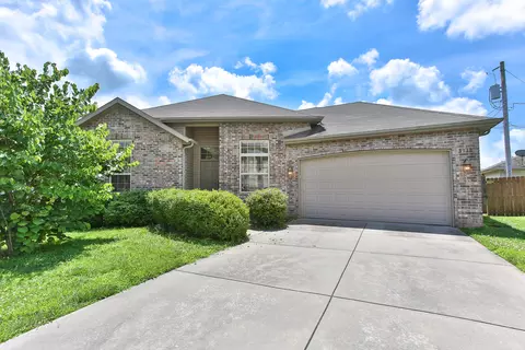3118 E Kingsley St, Springfield, MO 65804 photo 1