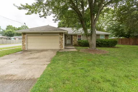 3662 N Broadway Ave, Springfield, MO 65803 photo 1
