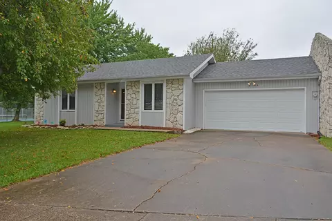 2104 E Wornall Pl, Springfield, MO 65804 photo 1