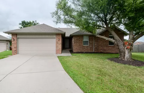 3096 E Colonial Ct, Republic, MO 65738 photo 1
