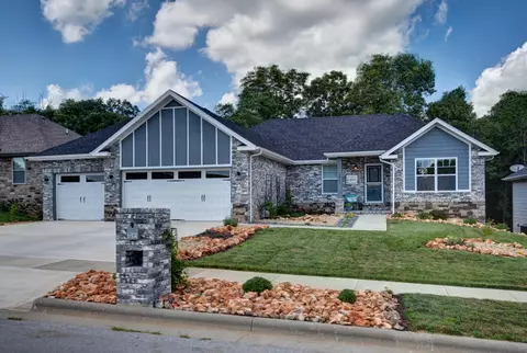 3041 W Caravan St, Springfield, MO 65803 photo 1
