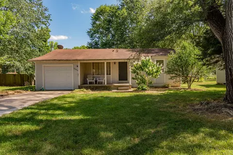 3040 W Lombard St, Springfield, MO 65802 photo 1
