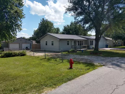 452 Sunset St, Sparta, MO 65753 photo 1