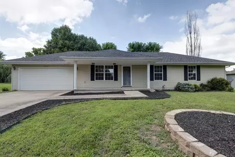 8640 Brookside Cir, Monett, MO 65708 photo 1