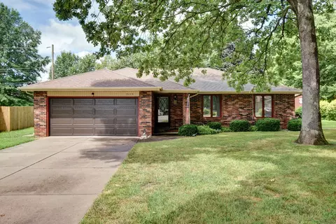 2013 S Wellington Ave, Springfield, MO 65807 photo 1