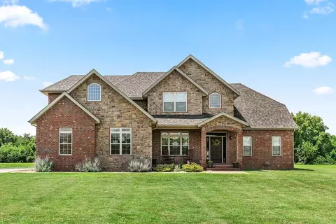 7456 W Flint St, Springfield, MO 65802 photo 1