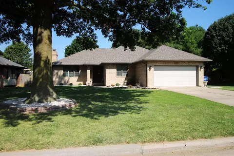 2445 S Laurel Ave, Springfield, MO 65807 photo 1