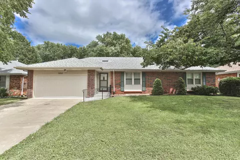3212 S Jefferson Ave, Springfield, MO 65807 photo 1