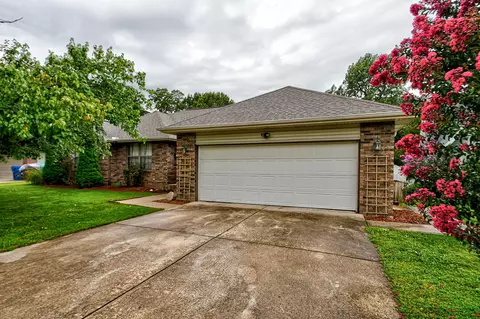 2653 N Lyon Ave, Springfield, MO 65803 photo 1