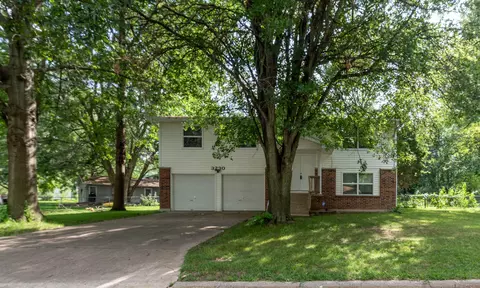 3230 W Countryside Dr, Springfield, MO 65807 photo 1