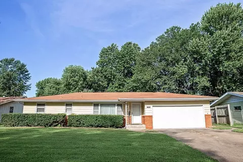 3321 S Pinehurst Ave, Springfield, MO 65807 photo 1