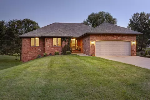 416 E Manchester Rd, Springfield, MO 65810 photo 1