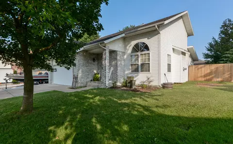 5013 N Thorngate Ct, Ozark, MO 65721 photo 1