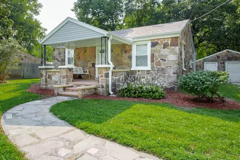 1921 S Scenic Ave, Springfield, MO 65807 photo 1
