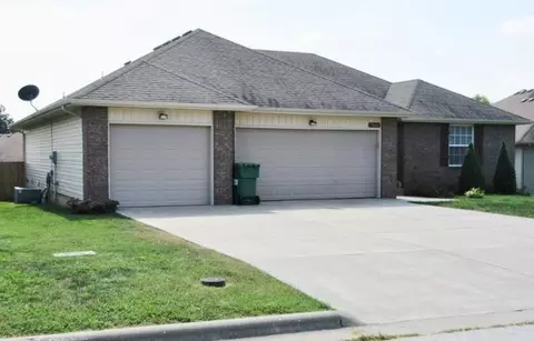 5460 W Butternut Dr, Springfield, MO 65802 photo 1