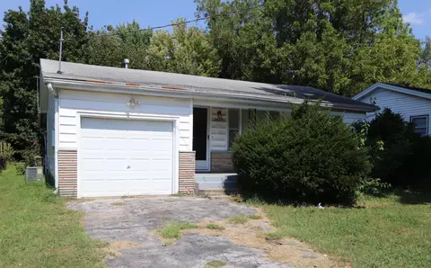 2619 W Nichols St, Springfield, MO 65802 photo 1