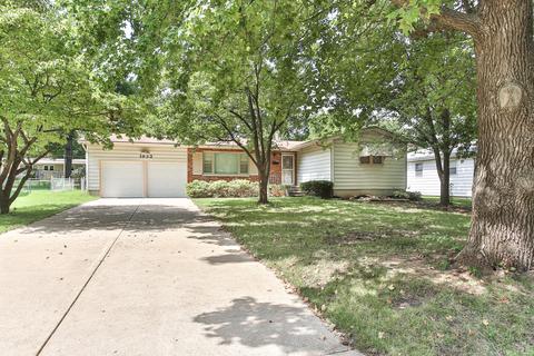 1933 S Newton Ave, Springfield, MO 65807 photo 1