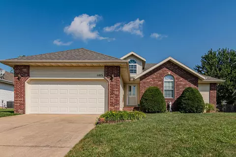 1103 W Thorngate Dr, Ozark, MO 65721 photo 1