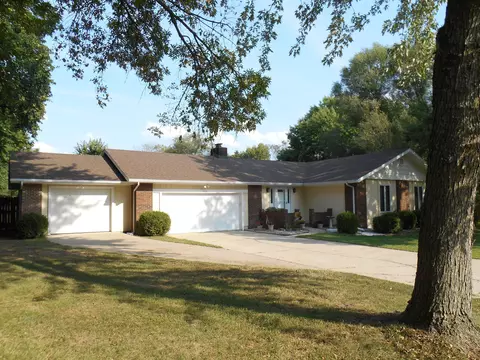 4606 S Meadowlark Dr, Springfield, MO 65810 photo 1