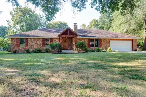 2306 E Sunset Dr, Springfield, MO 65804 photo 1