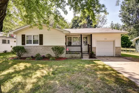 2534 E Bennett St, Springfield, MO 65804 photo 1