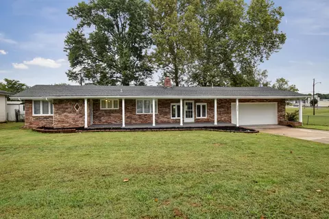 3935 W Dover St, Springfield, MO 65802 photo 1