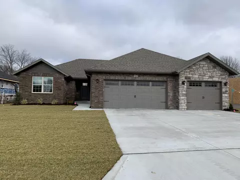 425 N Maplecrest Dr, Nixa, MO 65714 photo 1